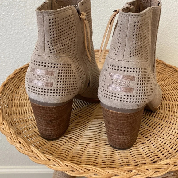 TOMS Majorca Shoe - ankle boot size 8 - Picture 5 of 5